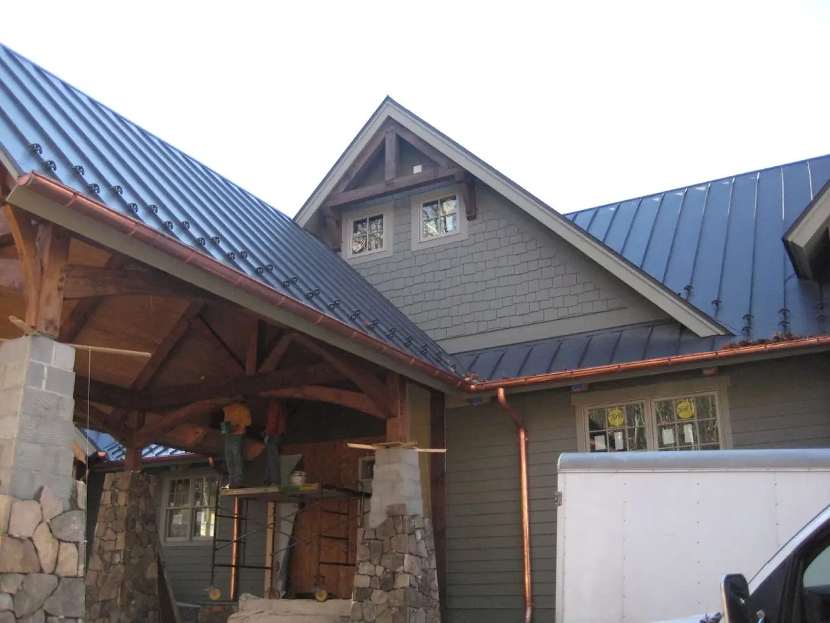 Craftsman Roofing team delivering quality roofing work in Middleburg Heights